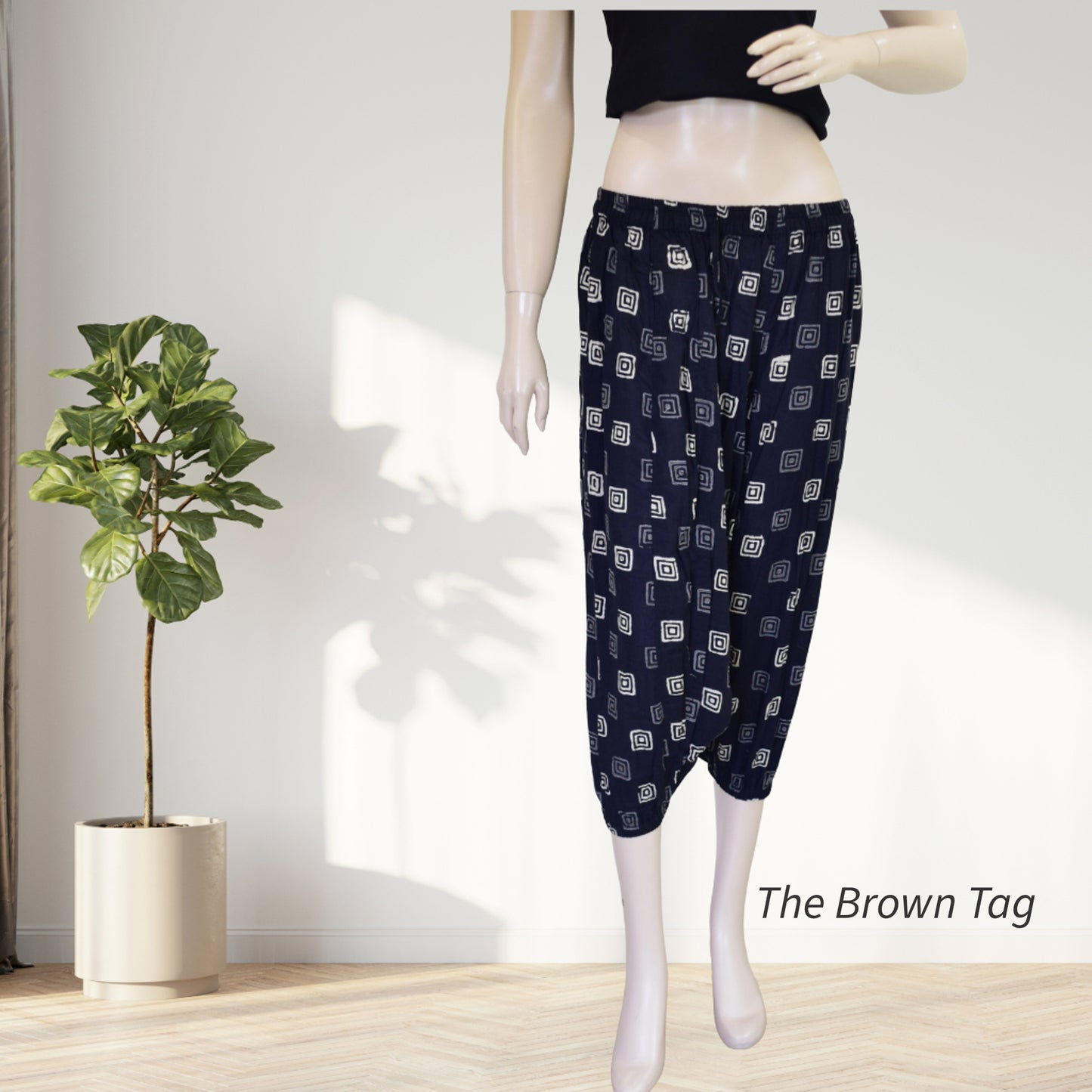 Black block printed short Harem pants