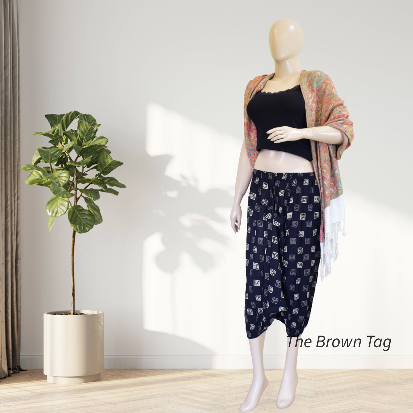 Black block printed short Harem pants